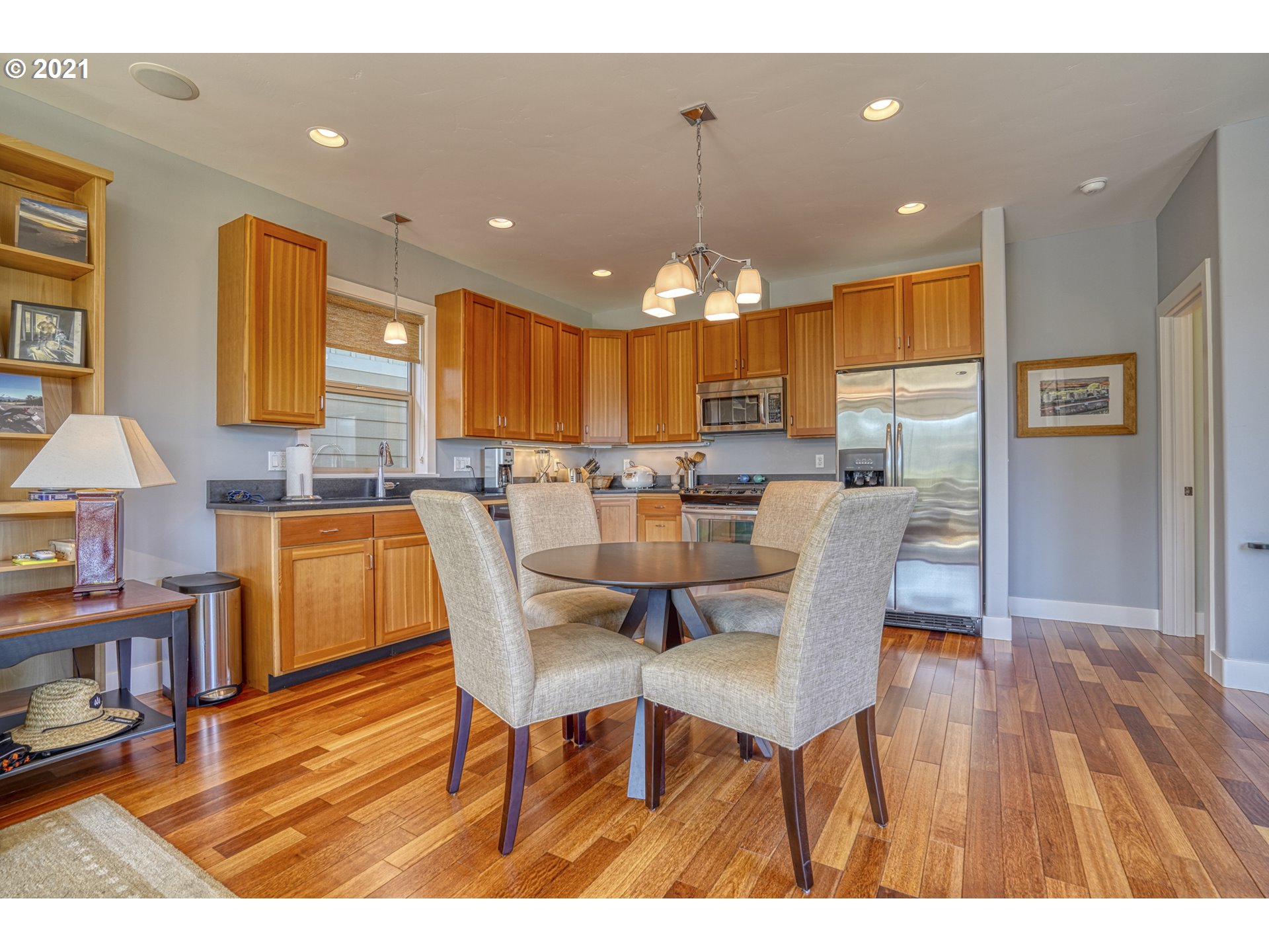 406 Bluff Road Hood River, OR 97031 - Photo 11 of 31 Gallery Image 11