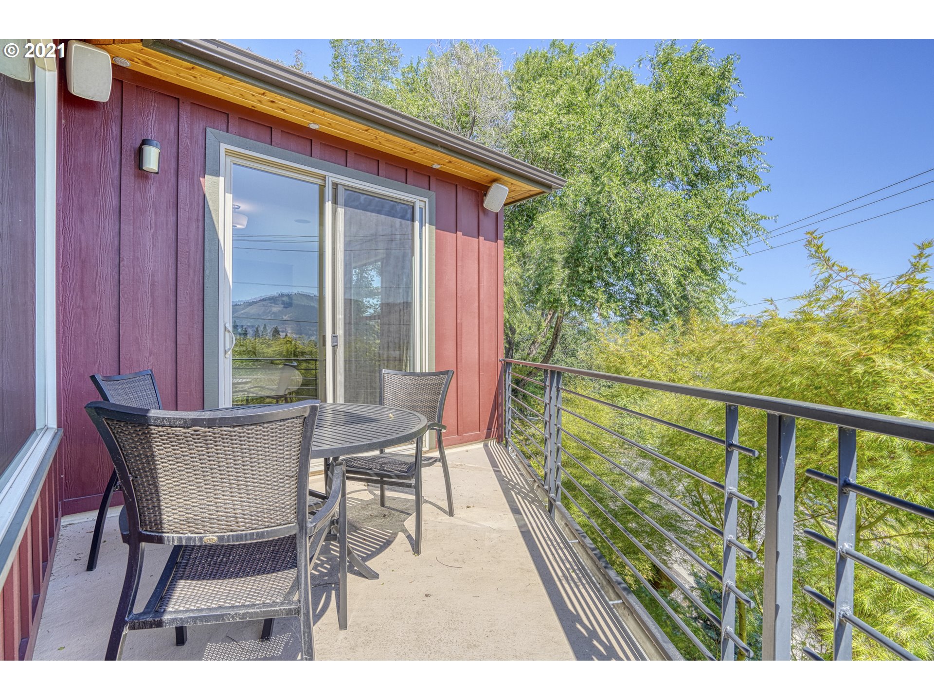 406 Bluff Road Hood River, OR 97031 - Photo 16 of 31 Gallery Image 16