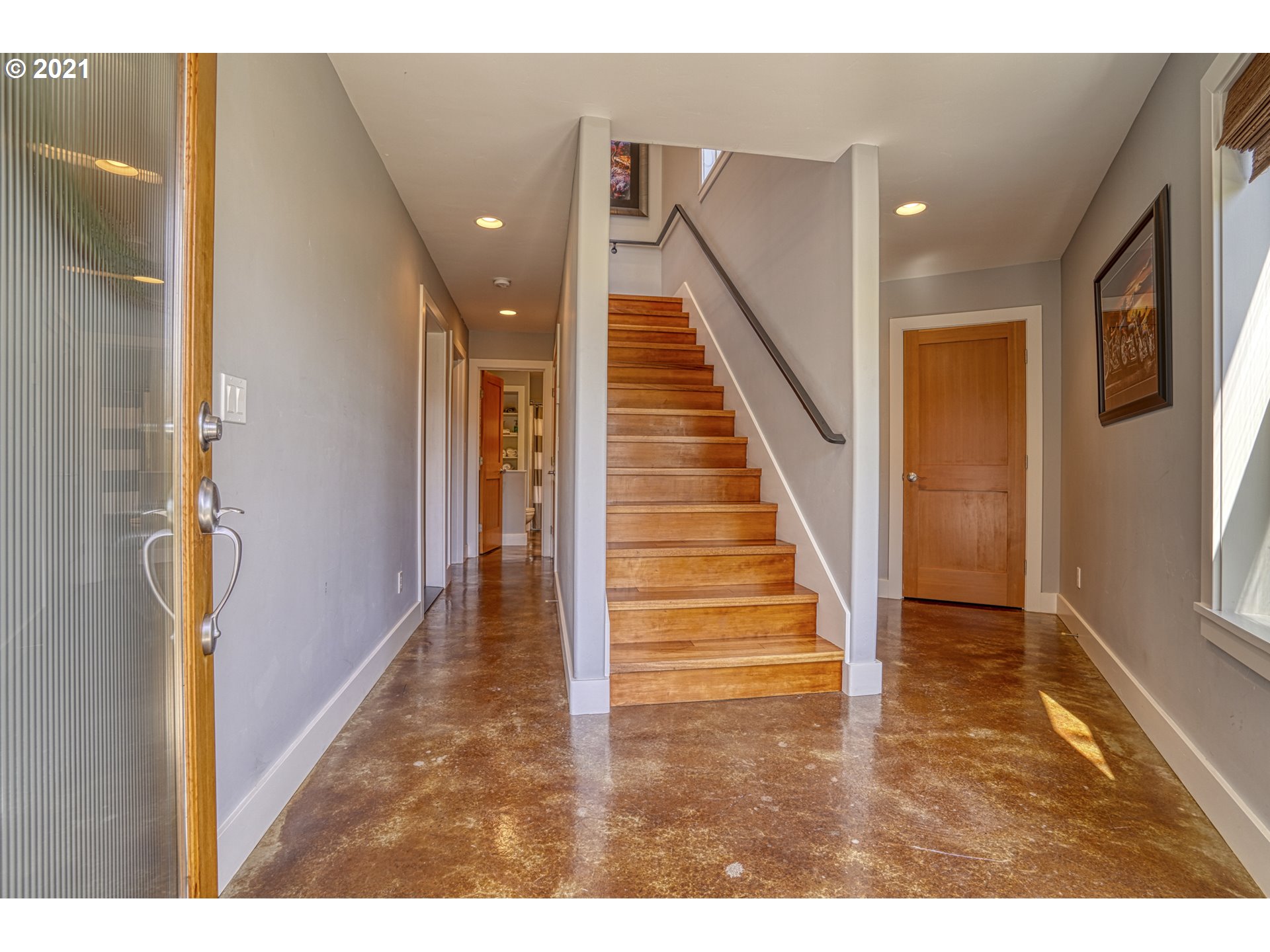 406 Bluff Road Hood River, OR 97031 - Photo 4 of 31 Gallery Image 4