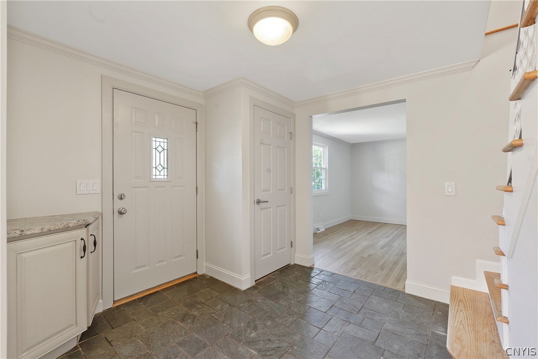 109 Old Powder Mill Road Fayetteville, NY 13066 - Photo 4 of 47 Gallery Image 4
