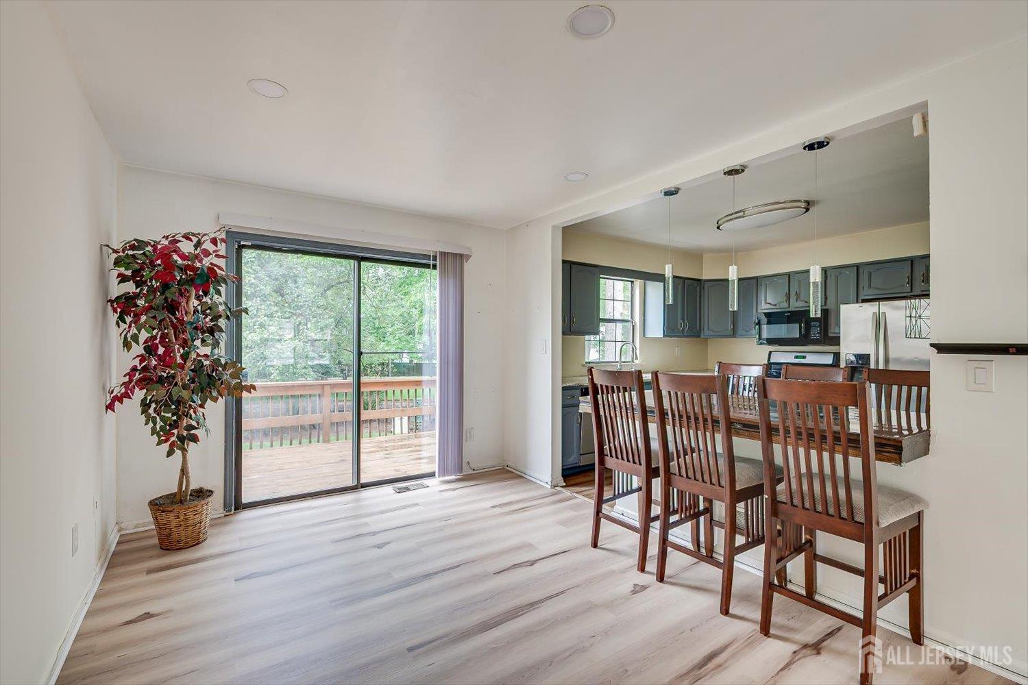 503 Timber Oaks Road Edison, NJ 08820 - Photo 14 of 43 Gallery Image 14
