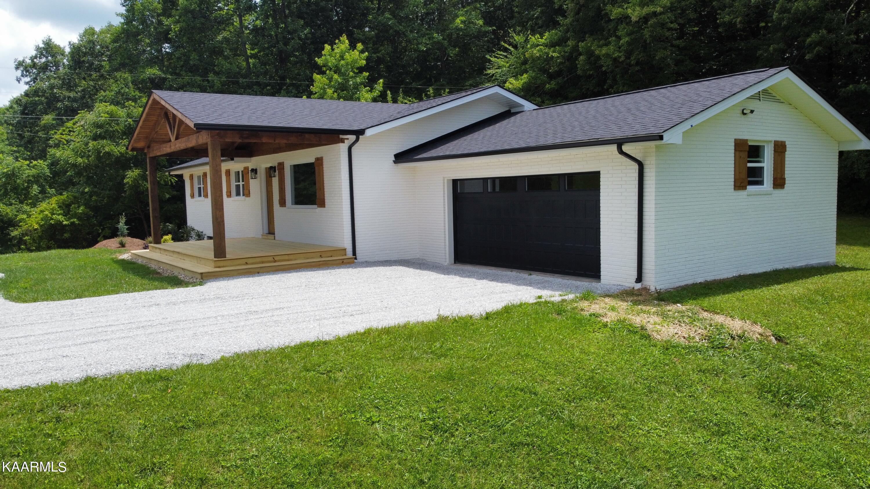 230 Old Brimstone Road Helenwood, TN 37755 - Photo 4 of 30 F34998ED-E663-4D50-AD13-8FF60F654357