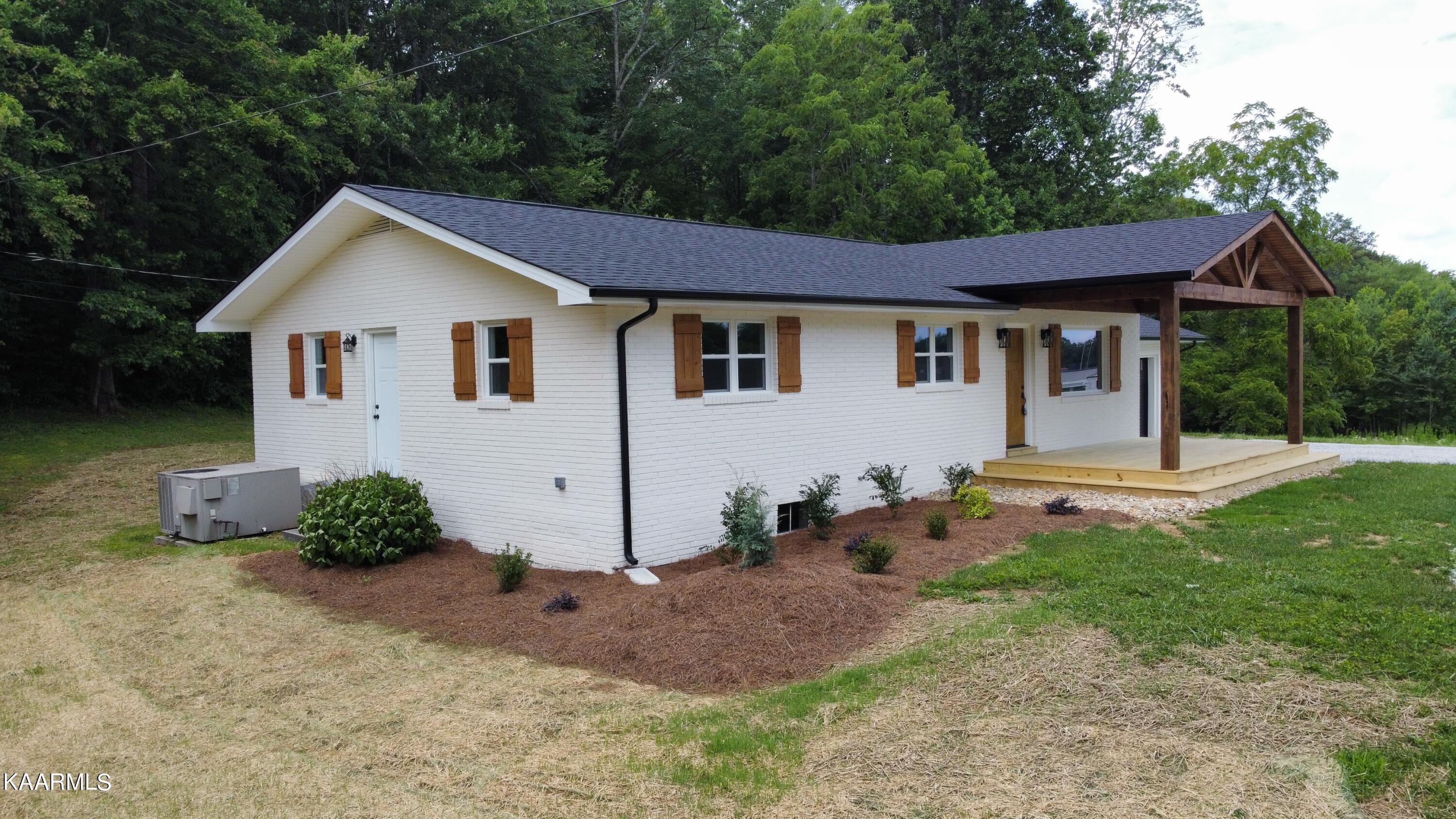 230 Old Brimstone Road Helenwood, TN 37755 - Photo 5 of 30 A94555AE-CC83-422A-8030-4F1FC1A06911