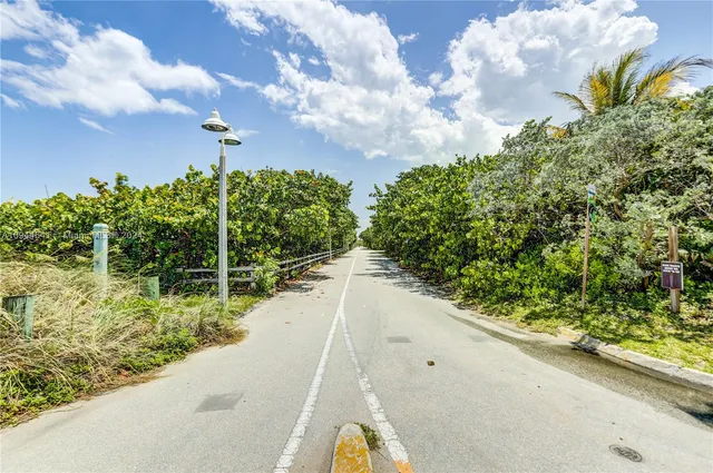 $9,750 | 309 Oak Street, Hollywood, FL 33019