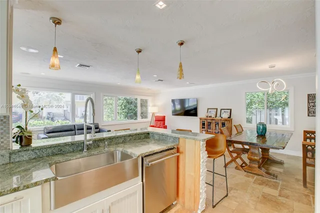 $9,750 | 309 Oak Street, Hollywood, FL 33019