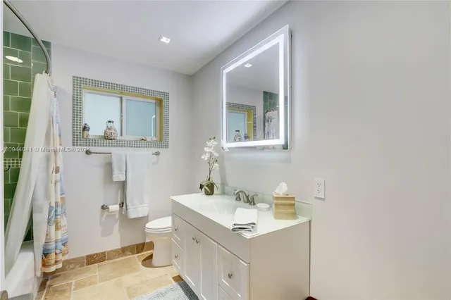 $9,750 | 309 Oak Street, Hollywood, FL 33019