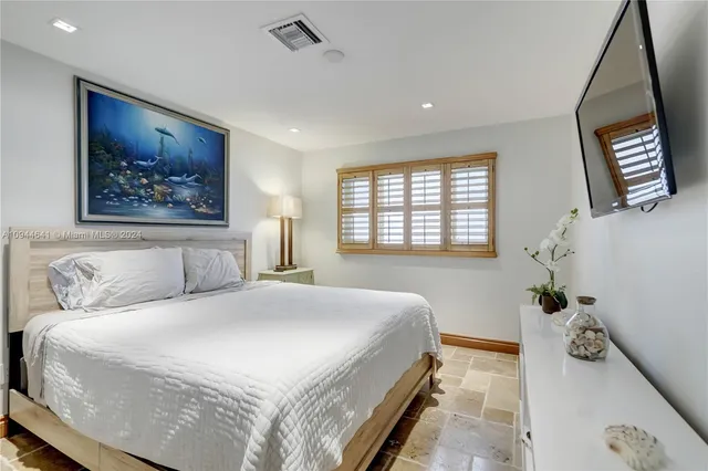 $9,750 | 309 Oak Street, Hollywood, FL 33019