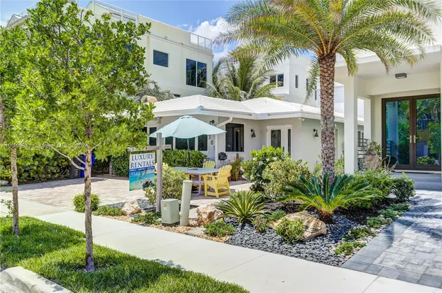 $9,750 | 309 Oak Street, Hollywood, FL 33019