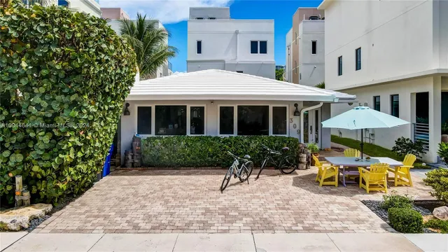 $9,750 | 309 Oak Street, Hollywood, FL 33019