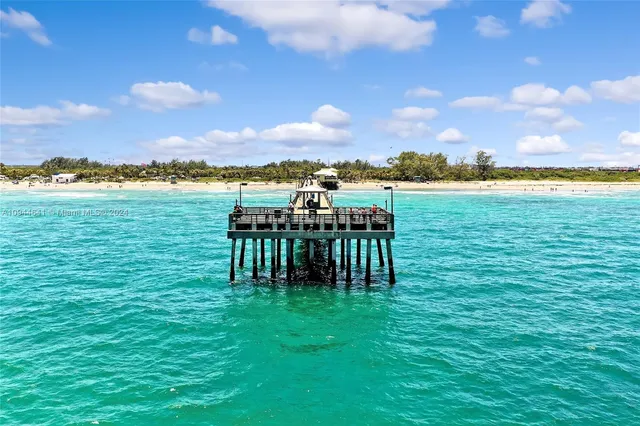 $9,750 | 309 Oak Street, Hollywood, FL 33019