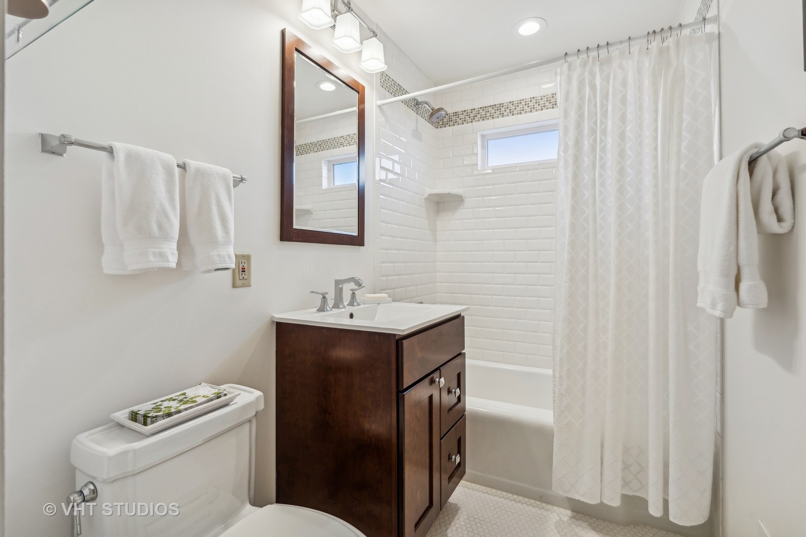 900 Locust Road Wilmette, IL 60091 - Photo 15 of 21