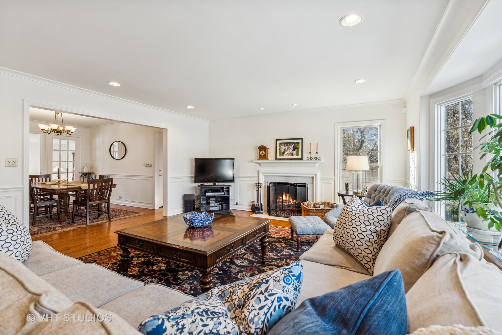 900 Locust Road Wilmette, IL 60091 - Photo 3 of 21
