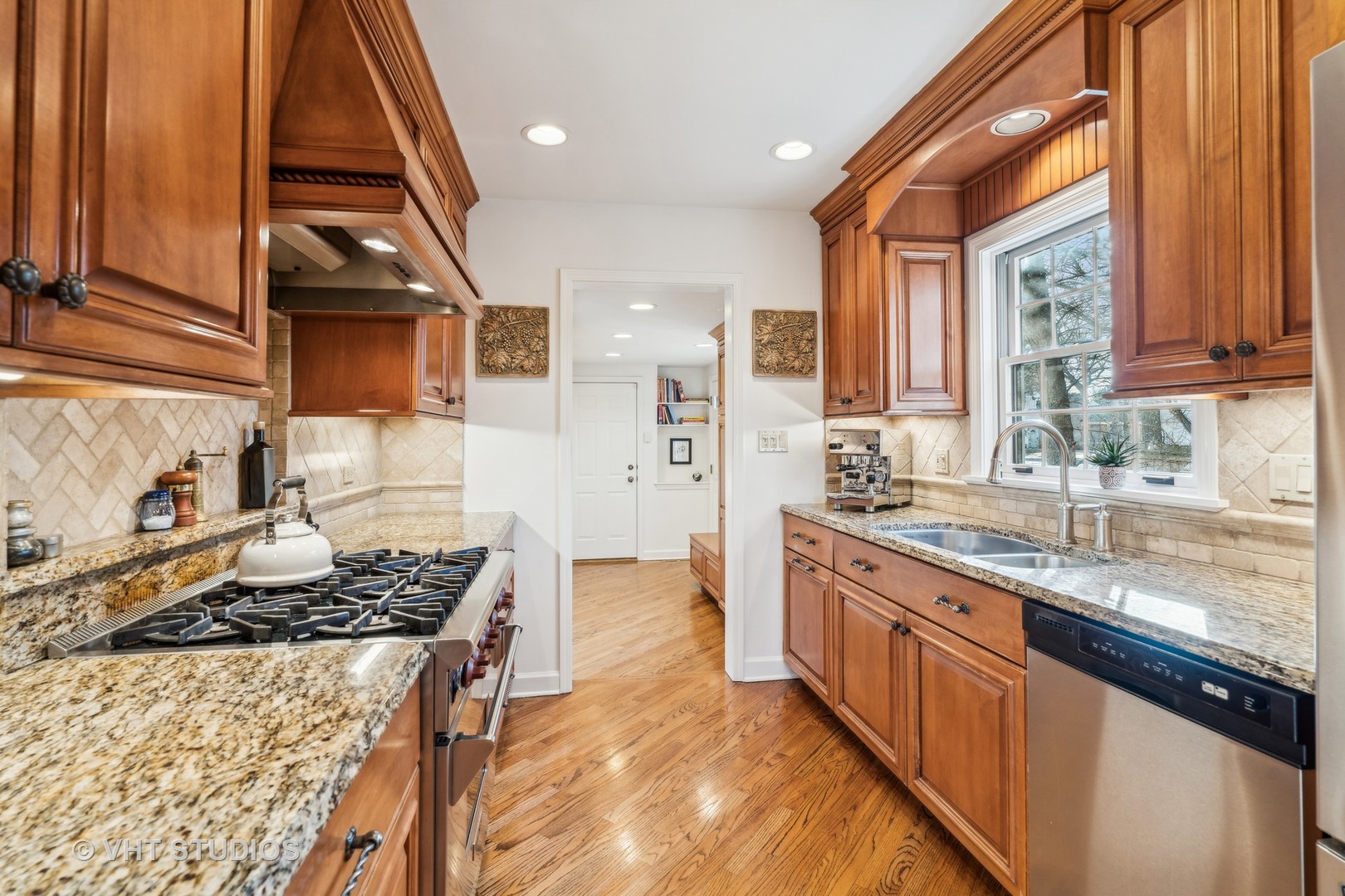 900 Locust Road Wilmette, IL 60091 - Photo 9 of 21