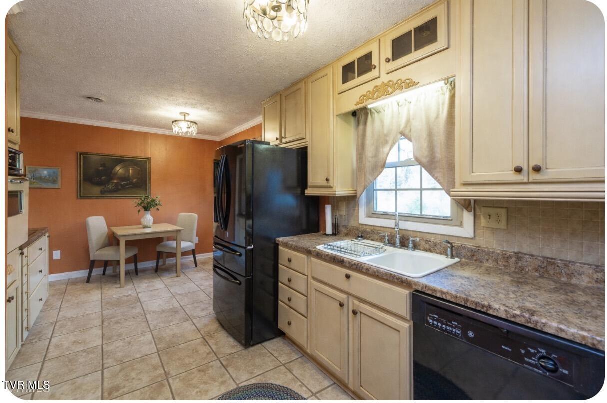 394 Elm Street Gate City, VA 24251 - Photo 12 of 55 kitchen