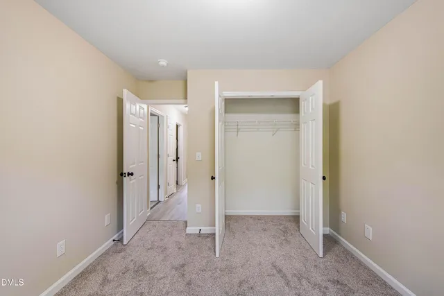 a view of entryway with shower