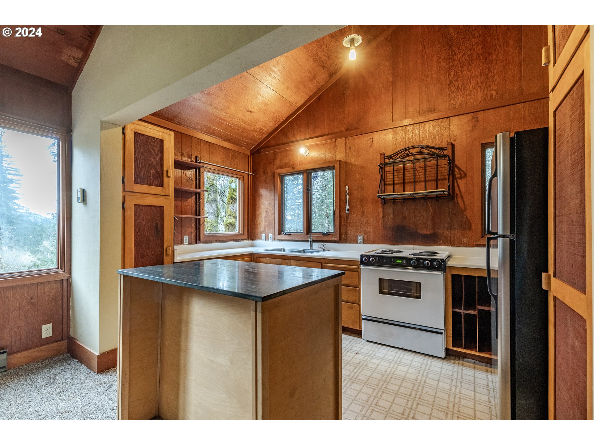 35401 Row River Road Cottage Grove, OR 97424 - Photo 10 of 41 Gallery Image 10