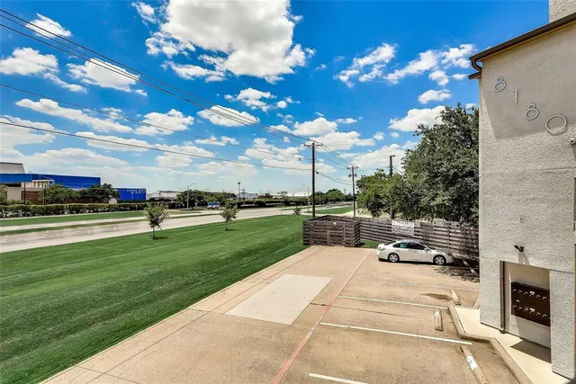 $1,100 | 8180 Lemmon Avenue, Unit 201, Dallas, TX 75209