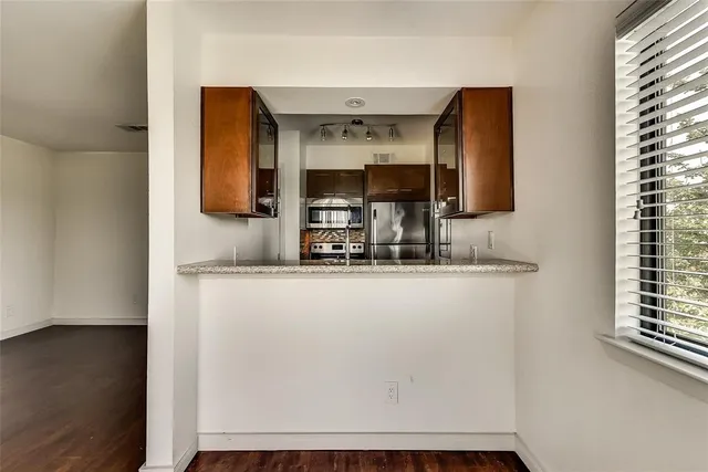 $1,100 | 8180 Lemmon Avenue, Unit 201, Dallas, TX 75209