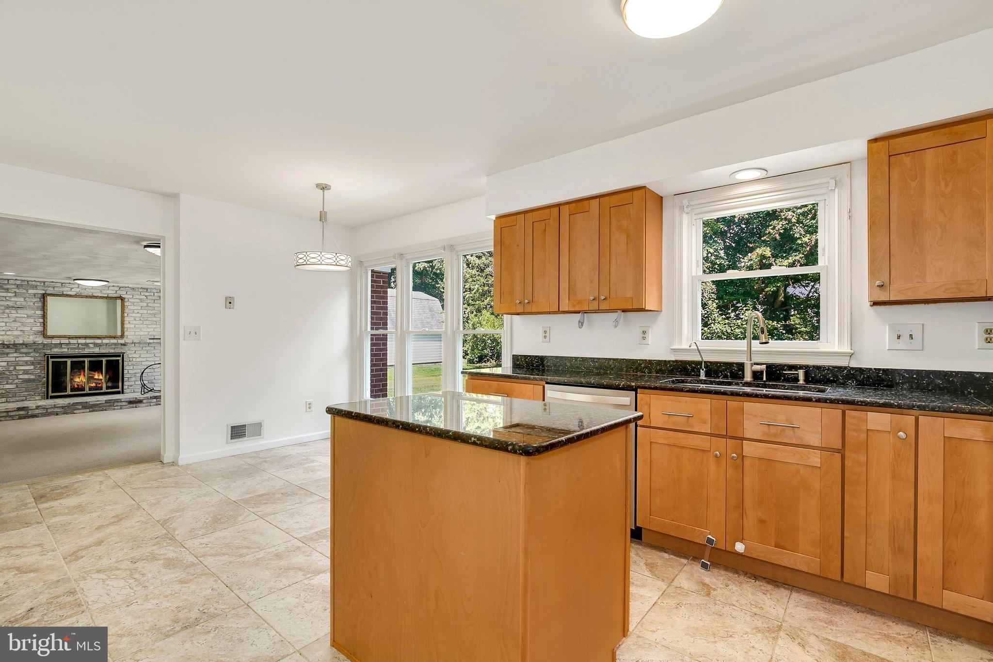 15213 Montford Road Silver Spring, MD 20905 - Photo 14 of 48