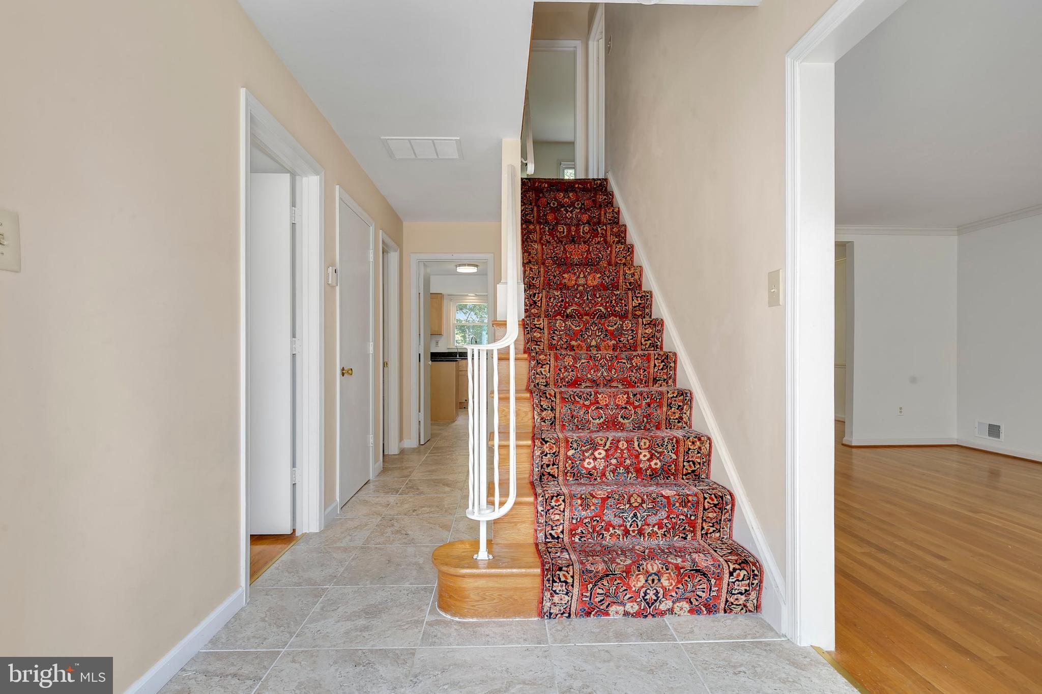 15213 Montford Road Silver Spring, MD 20905 - Photo 3 of 48