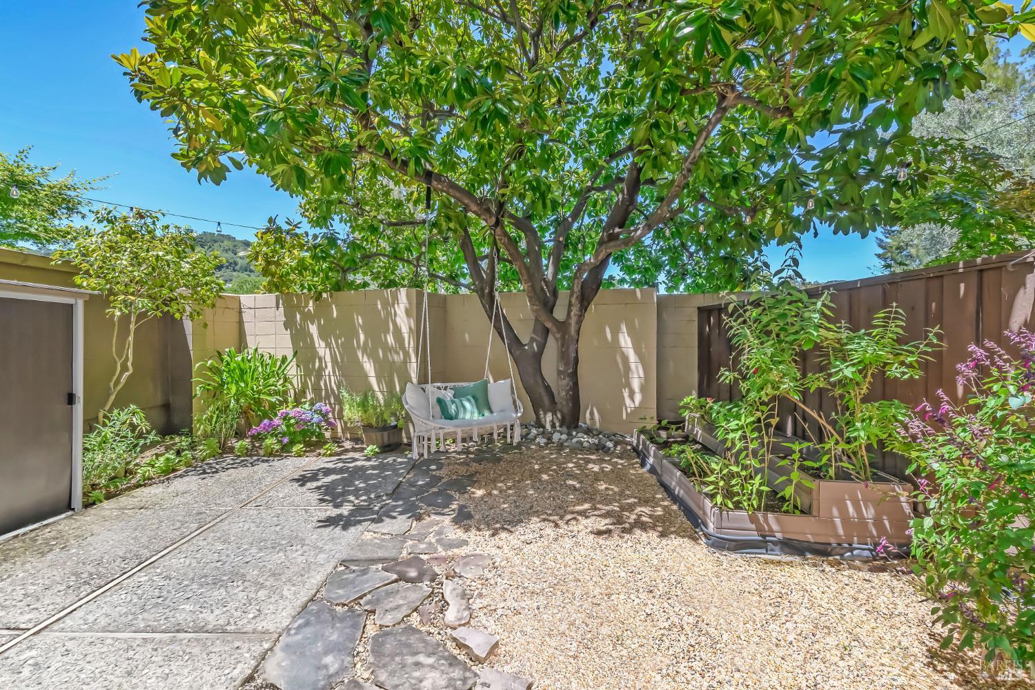 29 Forest Lane San Rafael, CA 94903 - Photo 3 of 33