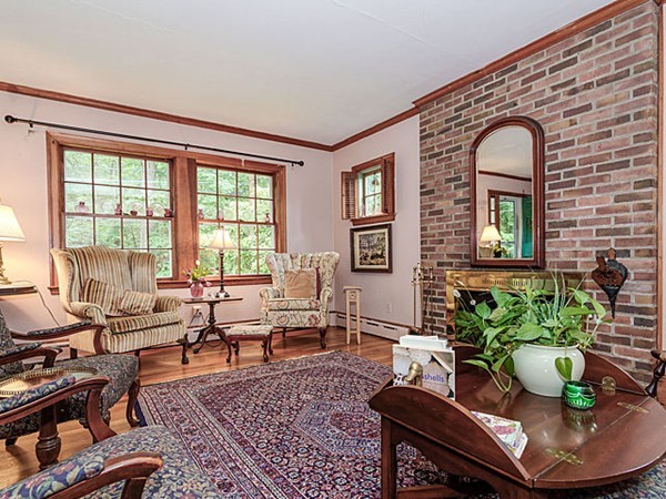271 Prospect Hill Road Waltham, MA 02451 - Photo 4 of 23 Gallery Image 4
