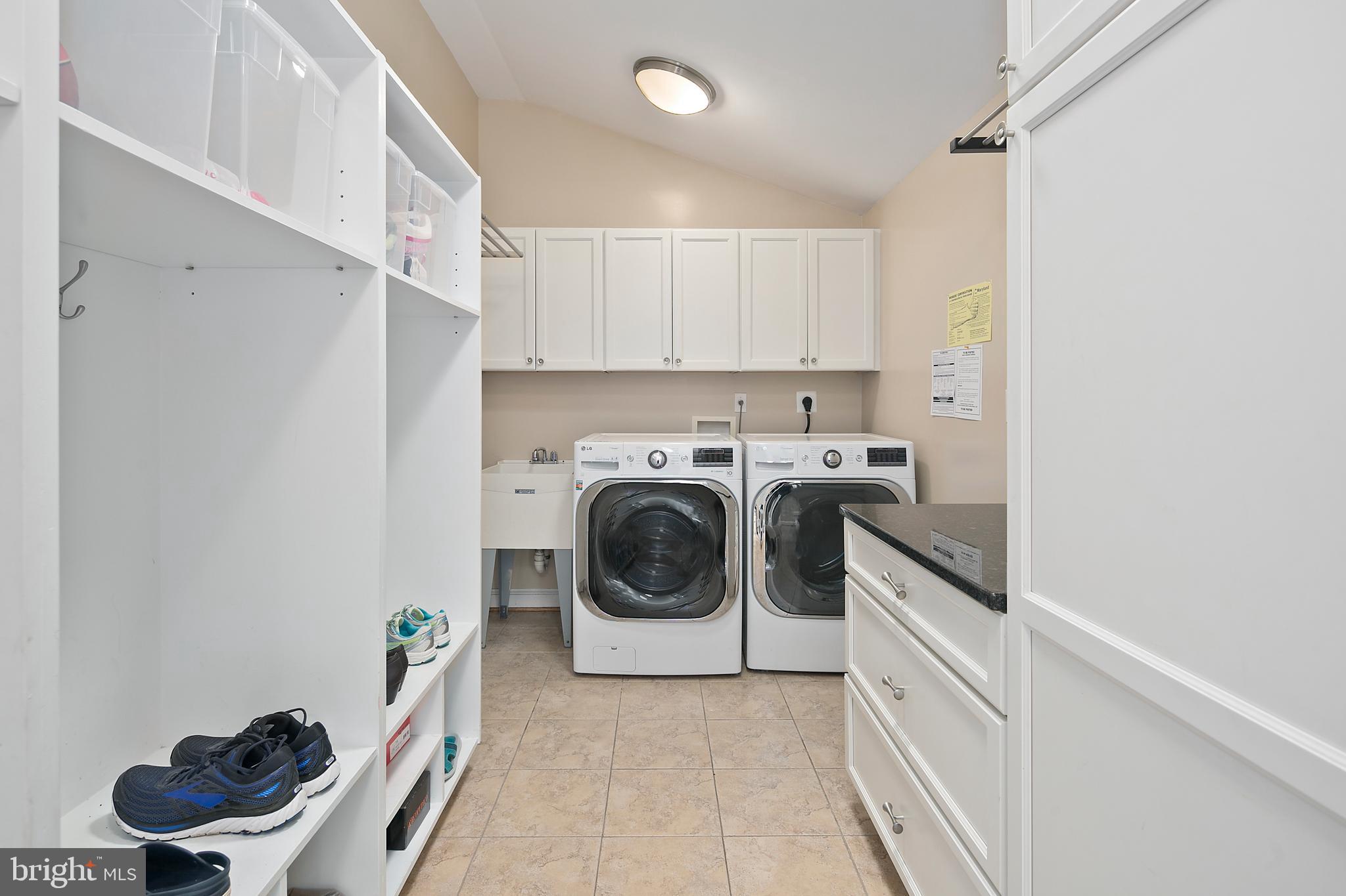 6612 Quaker Ridge Road North Bethesda, MD 20852 - Photo 23 of 40 Laundry/Mud Room - Main Level