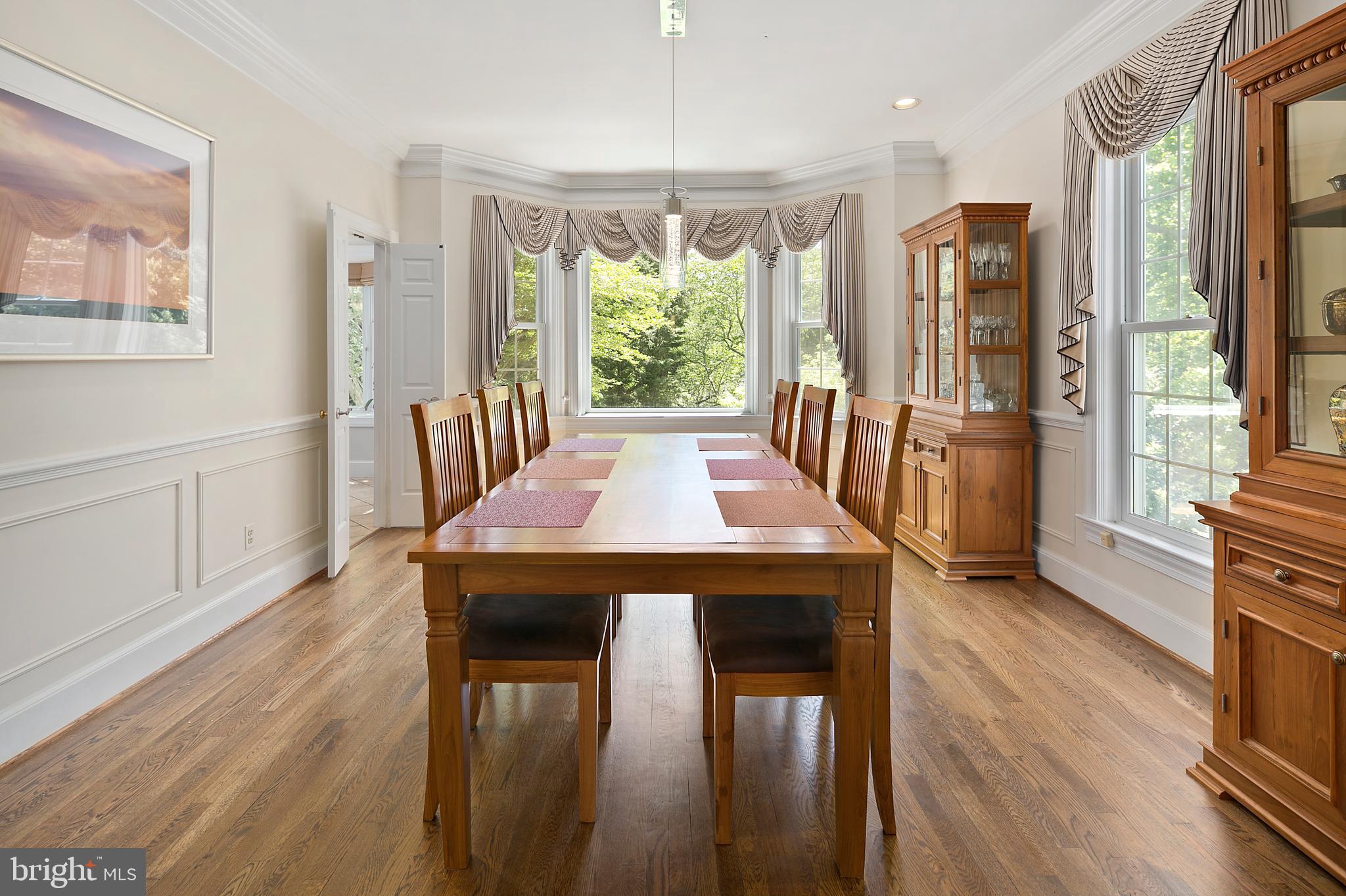 6612 Quaker Ridge Road North Bethesda, MD 20852 - Photo 8 of 40 Formal Dining Room