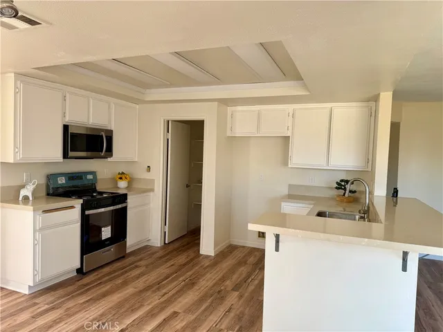 $530,900 | 15620 Smoke Tree Street, Hesperia, CA 92345