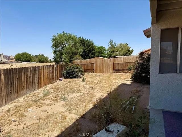 $530,900 | 15620 Smoke Tree Street, Hesperia, CA 92345