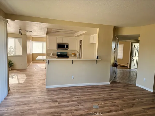 $530,900 | 15620 Smoke Tree Street, Hesperia, CA 92345