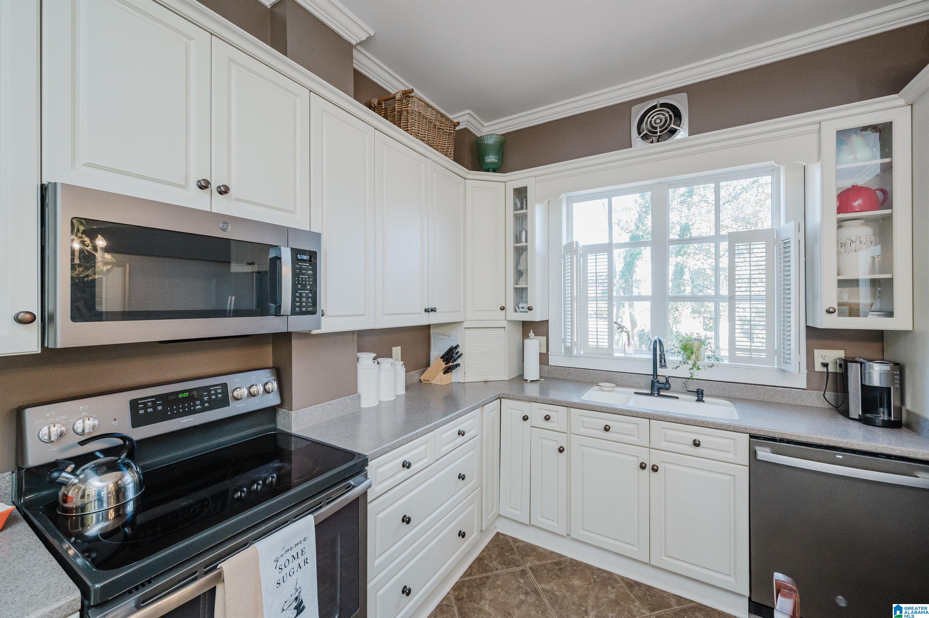 913 Shades Crest Road Birmingham, AL 35226 - Photo 19 of 65