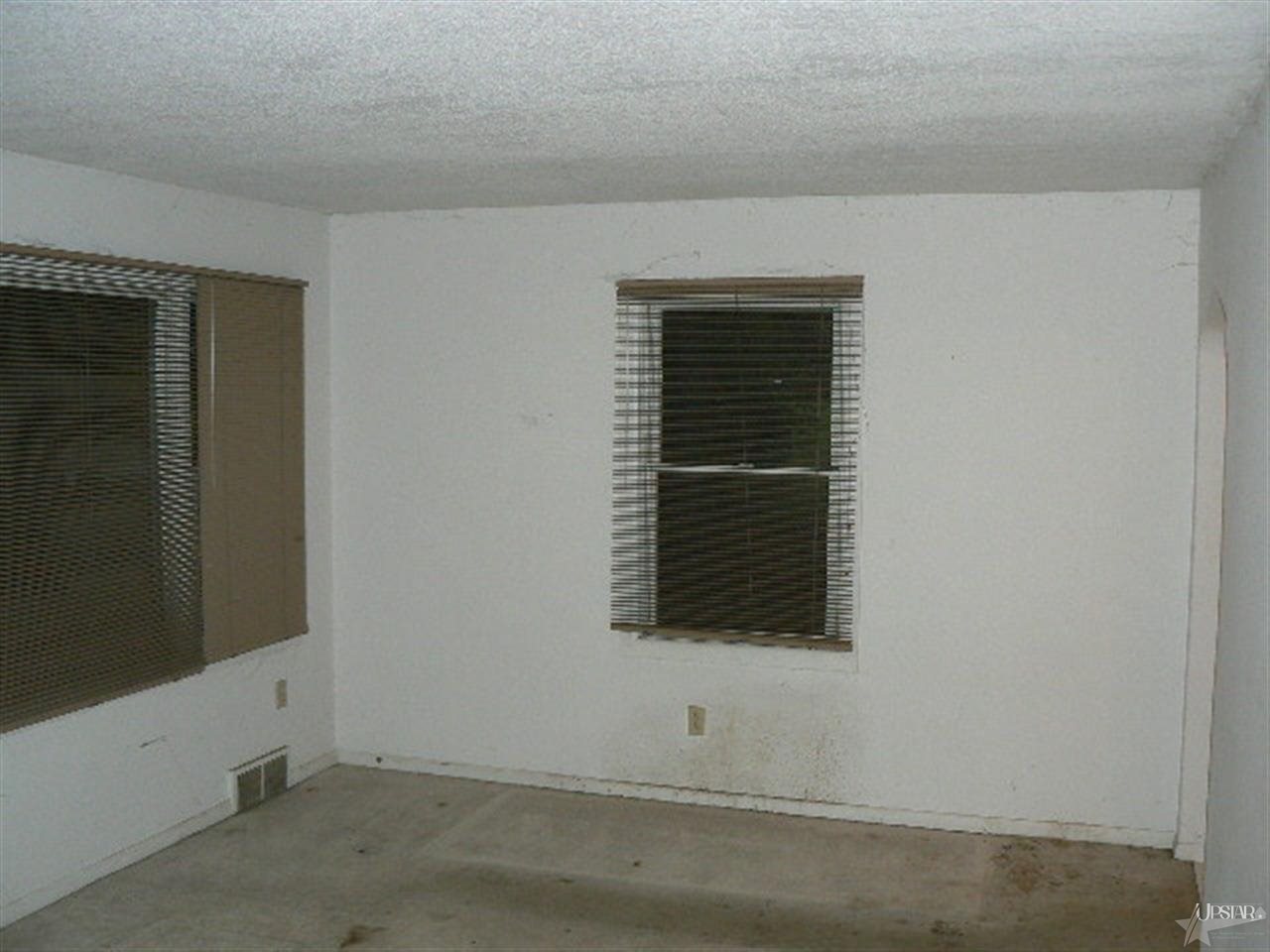 4511 Dicke Road Fort Wayne, IN 46804 - Photo 3 of 12