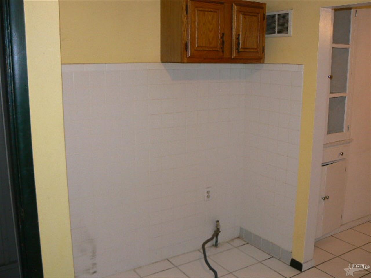 4511 Dicke Road Fort Wayne, IN 46804 - Photo 7 of 12