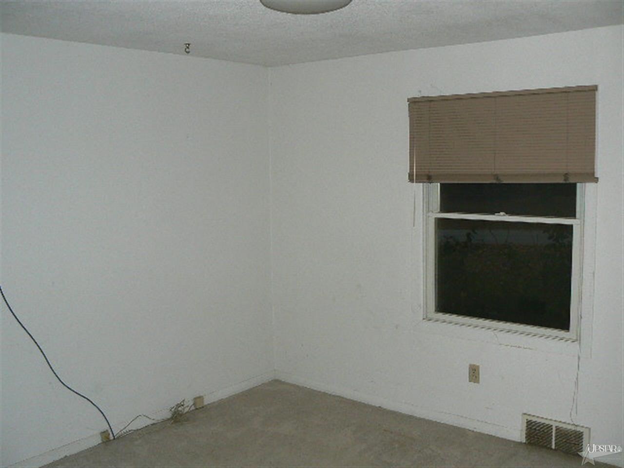 4511 Dicke Road Fort Wayne, IN 46804 - Photo 8 of 12