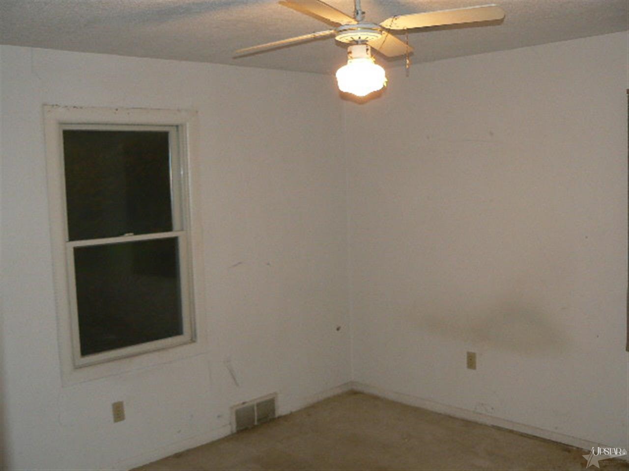 4511 Dicke Road Fort Wayne, IN 46804 - Photo 9 of 12