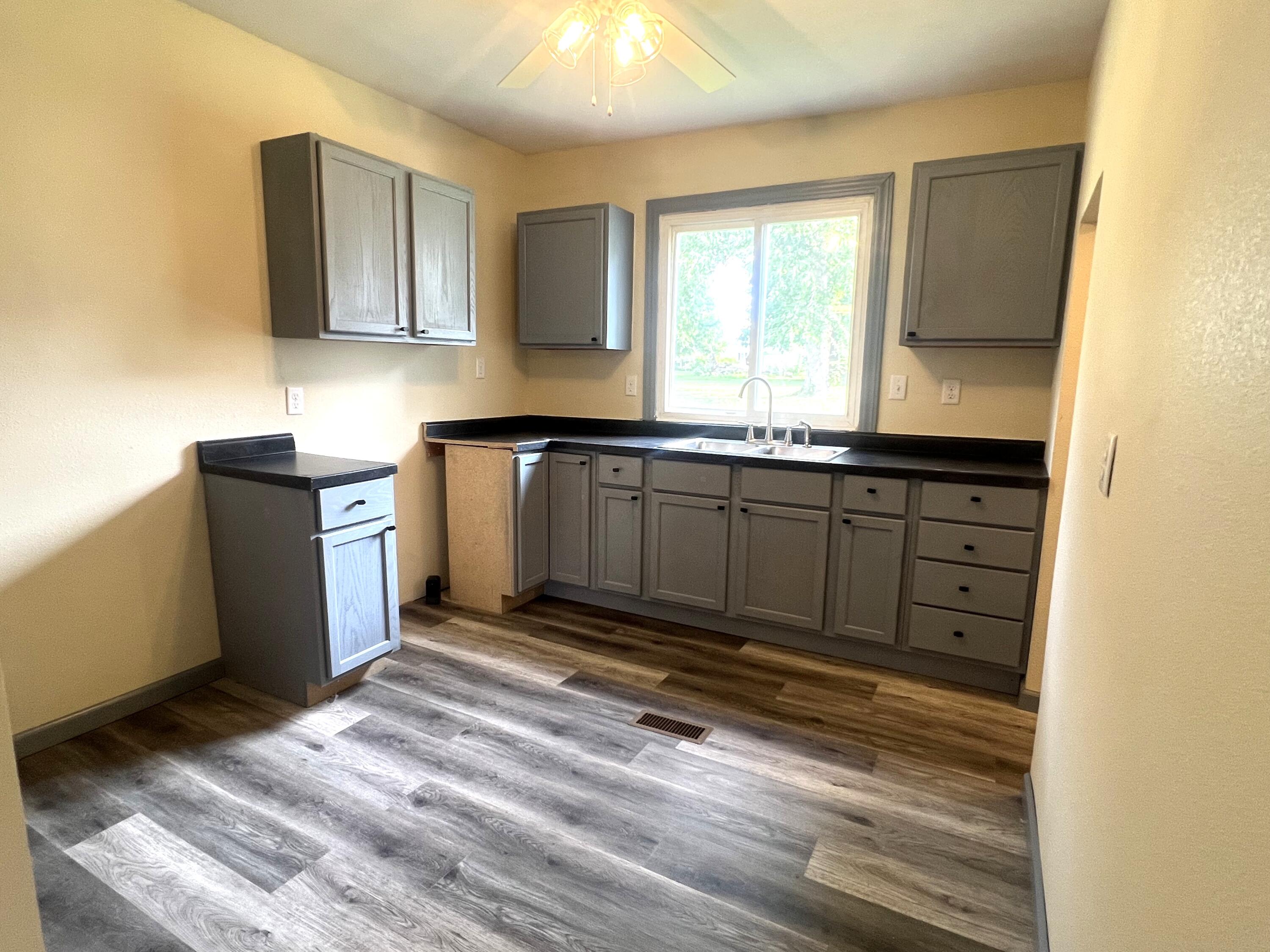 400 4th Street Pilot Grove, MO 65276 - Photo 10 of 44