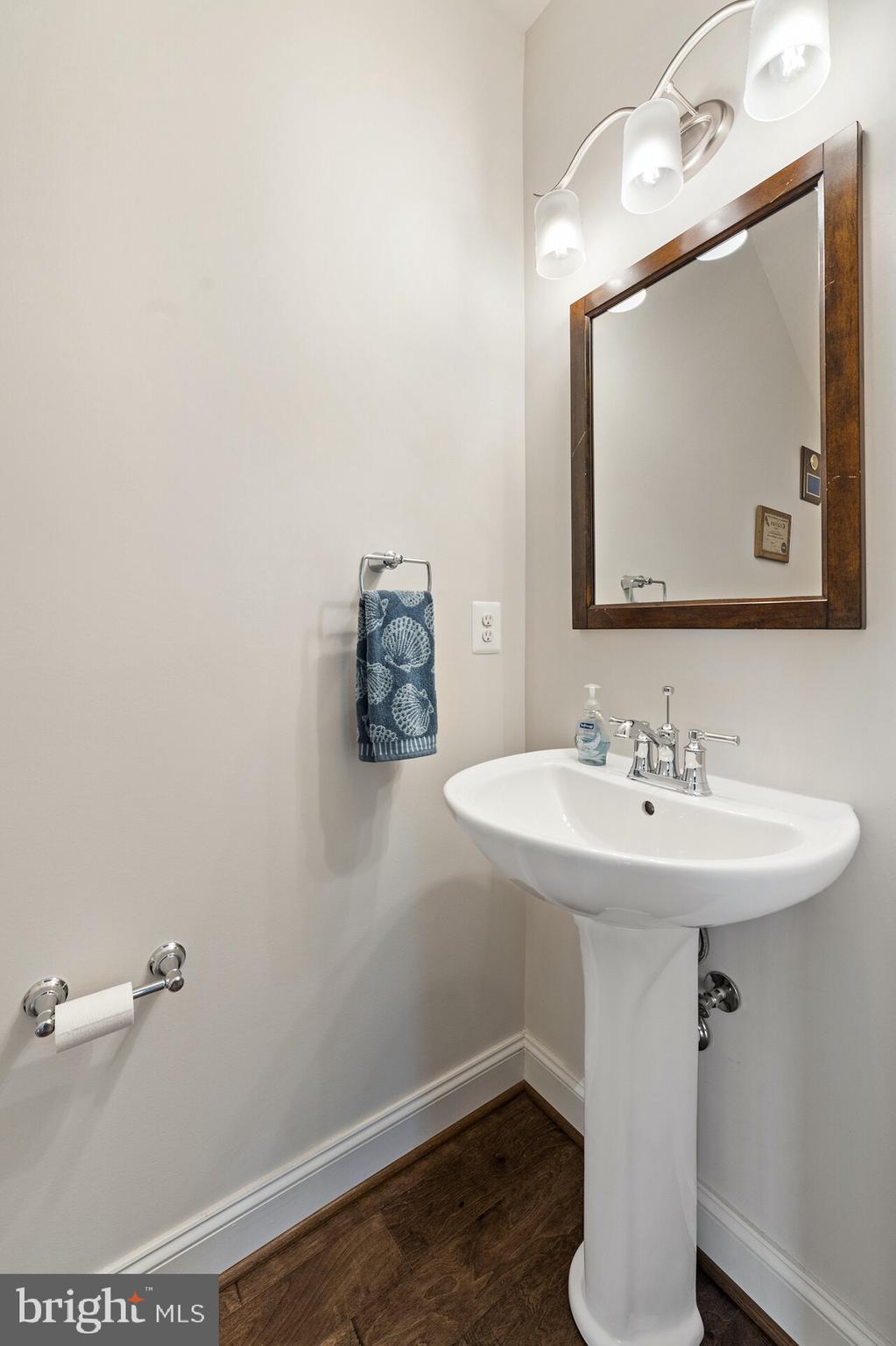 18178 Stevensburg Road Culpeper, VA 22701 - Photo 14 of 36 Powder room in main house