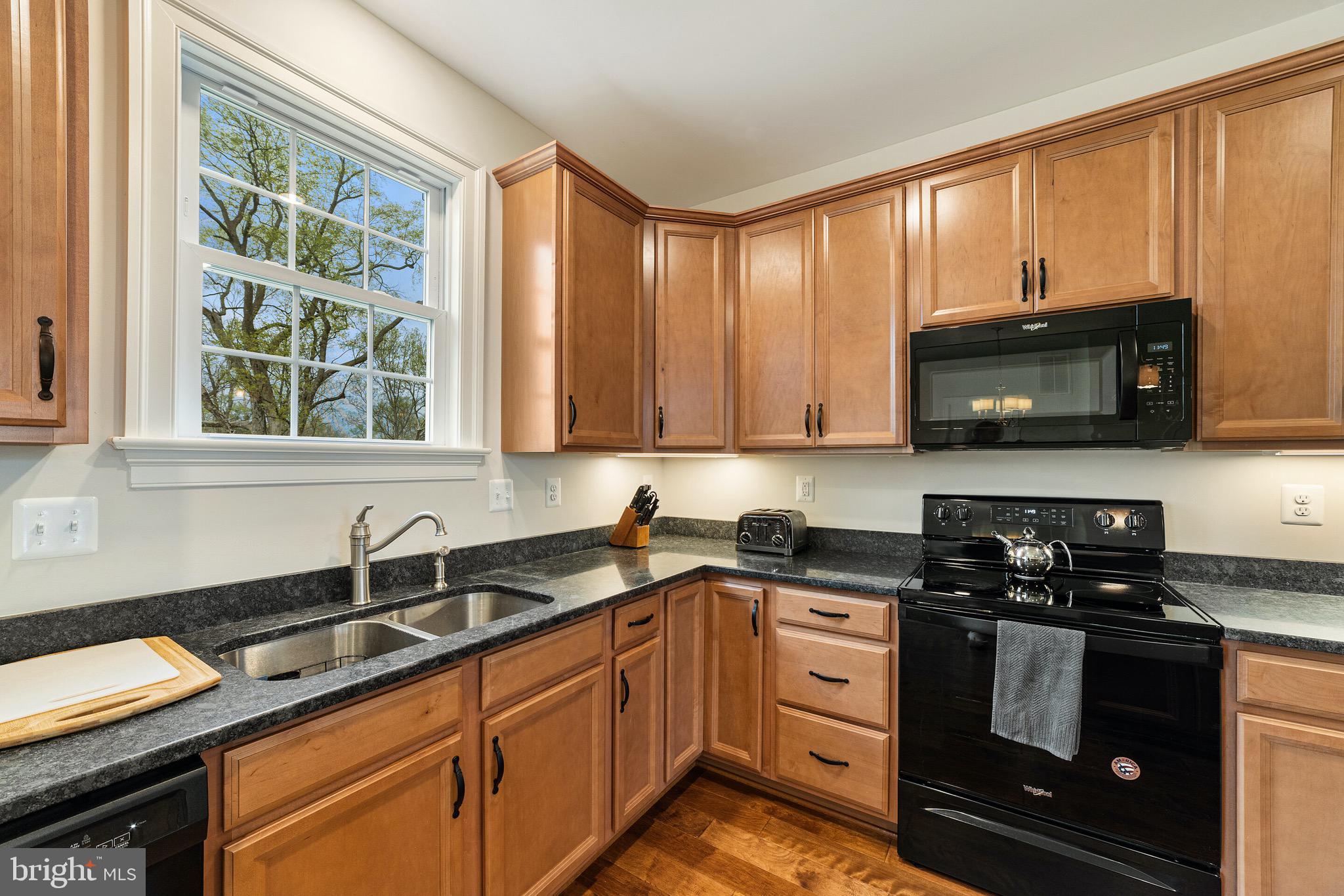 18178 Stevensburg Road Culpeper, VA 22701 - Photo 4 of 36 Main House kitchen work space area