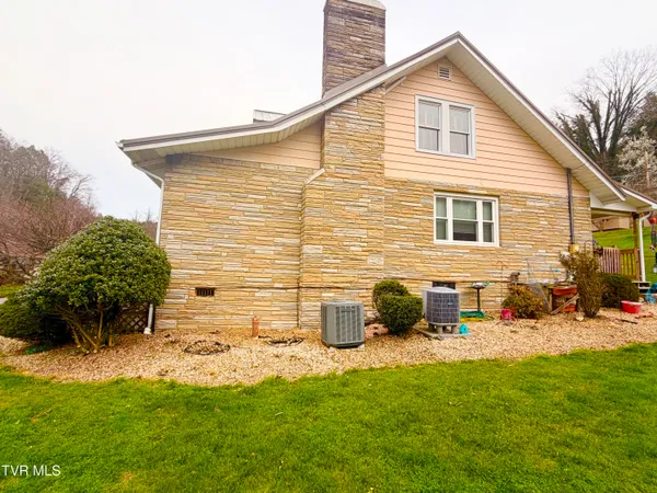 $275,000 | 130 Chatham Drive, Clintwood, VA 24228