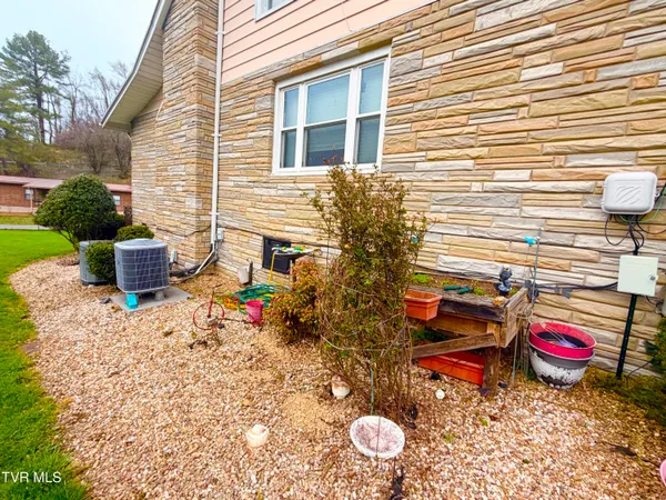 $275,000 | 130 Chatham Drive, Clintwood, VA 24228