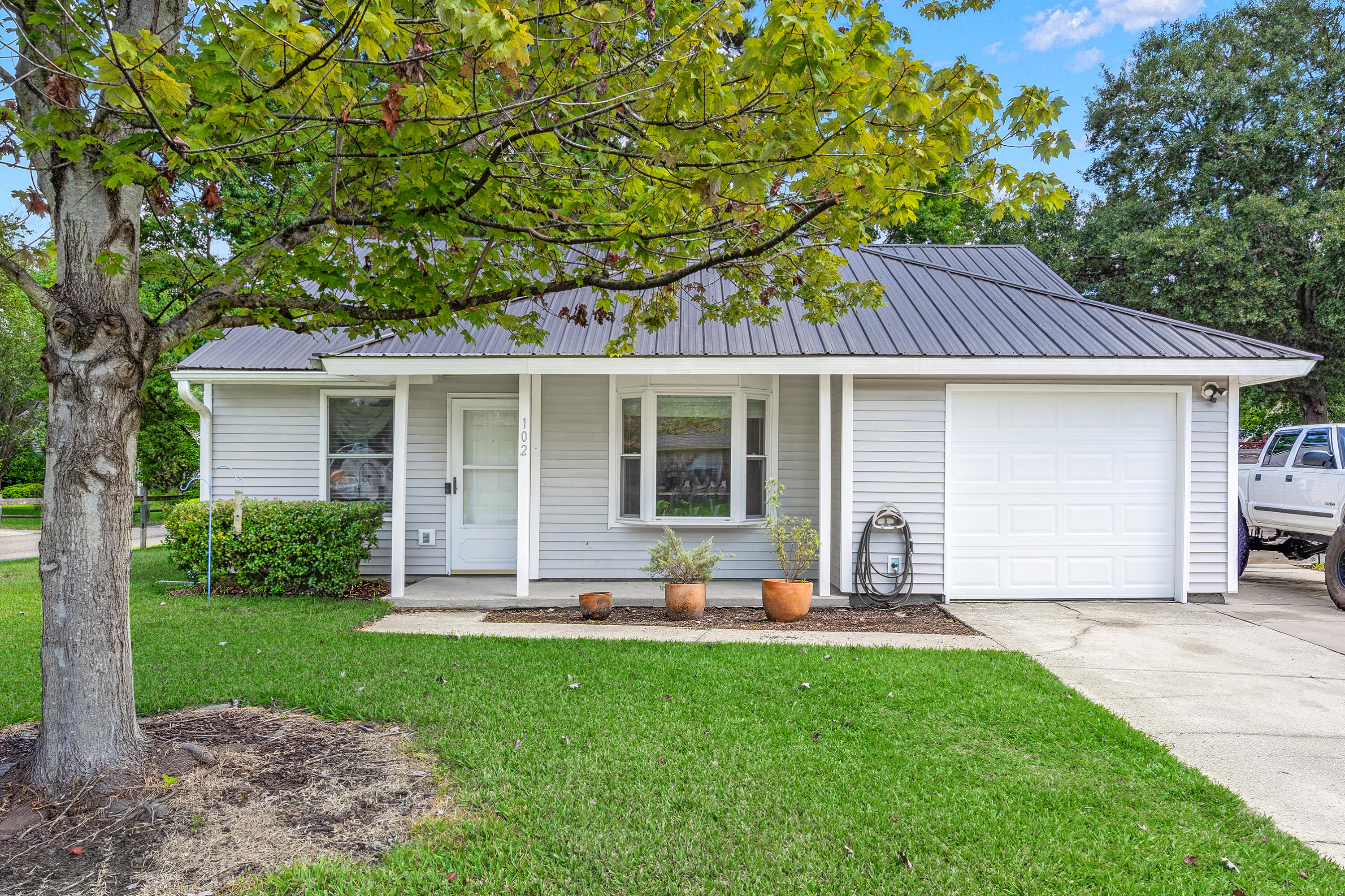 102 Coventry Road Summerville, SC 29486 - Photo 1 of 27 1