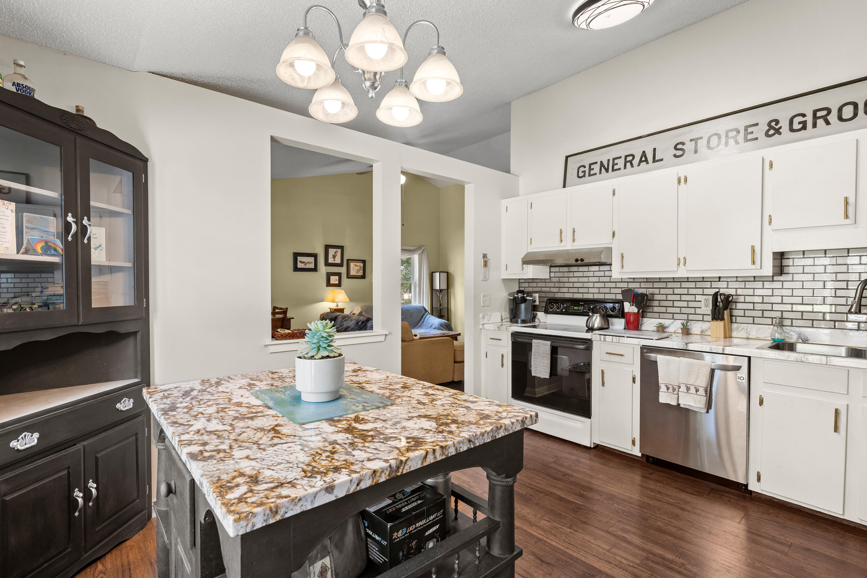 102 Coventry Road Summerville, SC 29486 - Photo 12 of 27 12