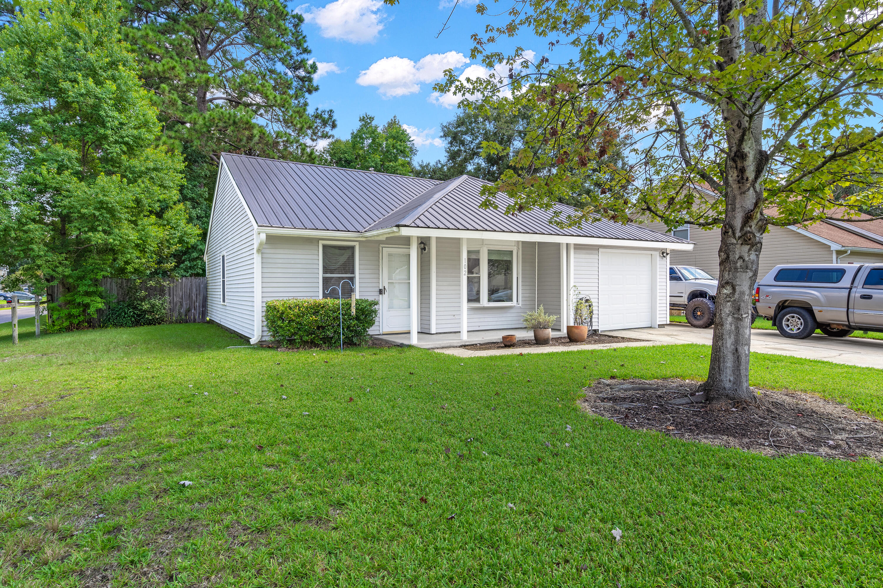 102 Coventry Road Summerville, SC 29486 - Photo 2 of 27 2