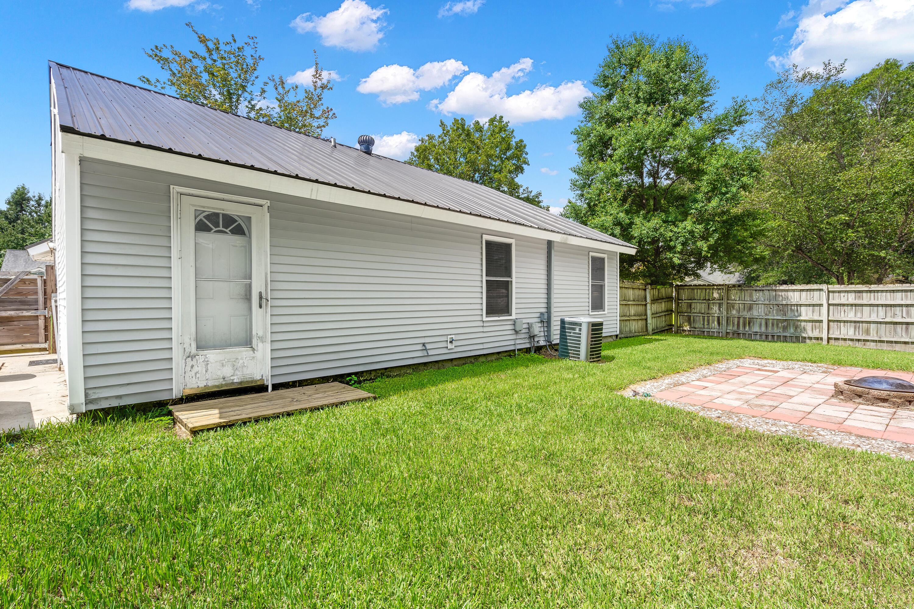 102 Coventry Road Summerville, SC 29486 - Photo 25 of 27 25