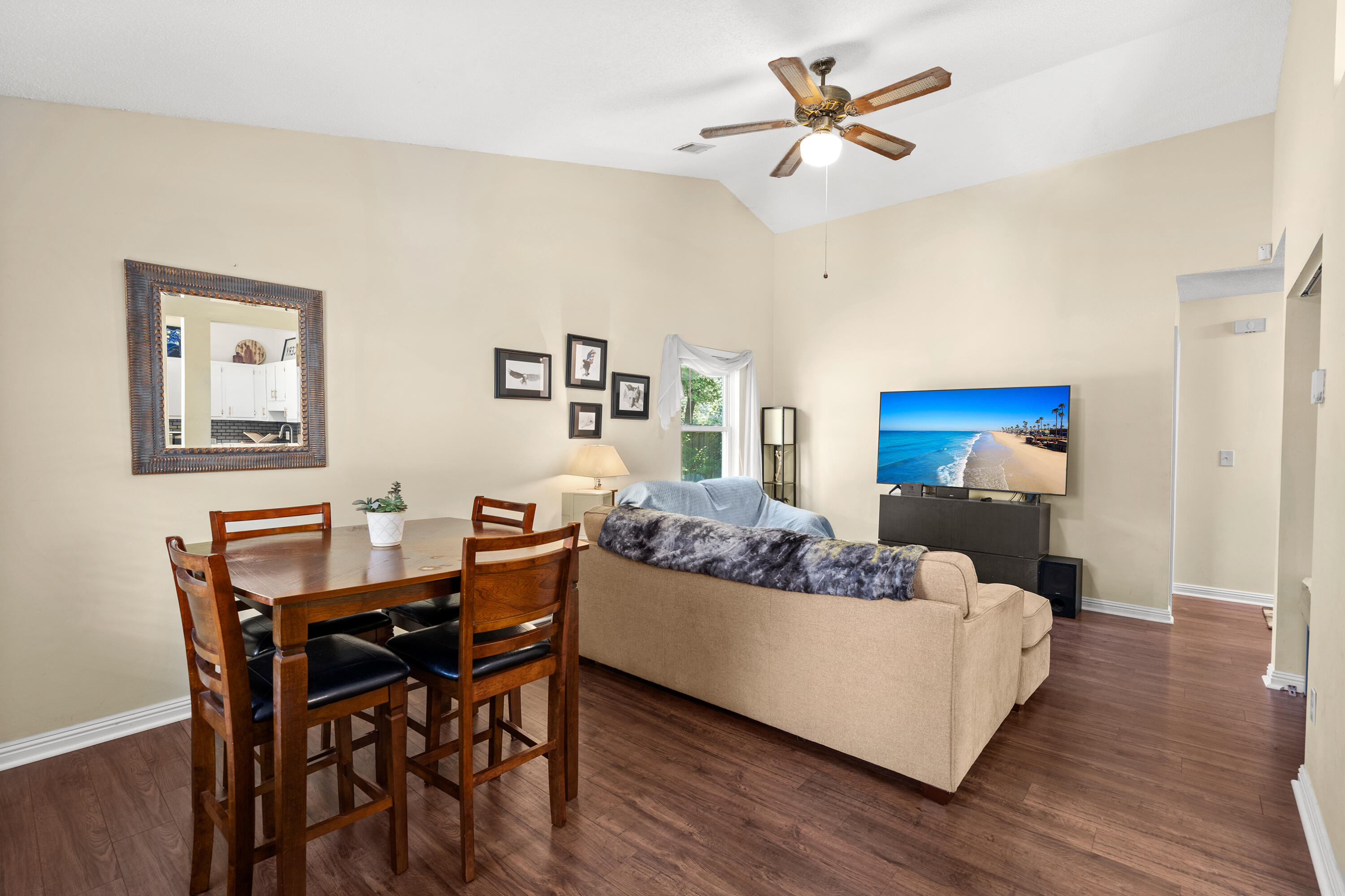 102 Coventry Road Summerville, SC 29486 - Photo 4 of 27 4