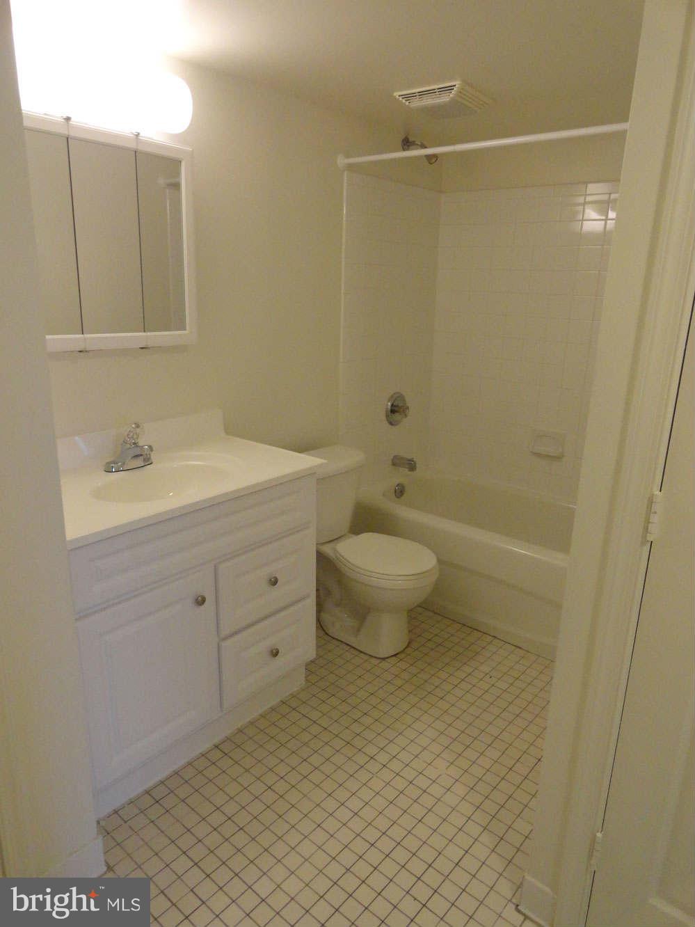 2617 Douglass Road Southeast, Unit 101 Washington, DC 20020 - Photo 8 of 16 Bath