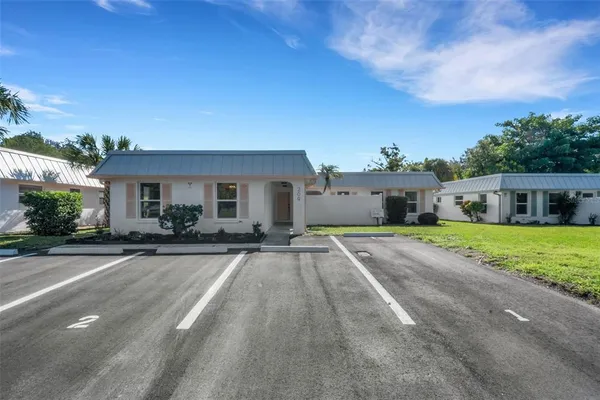 $2,300 | 209 Bel Forest Drive, Unit 1, Belleair Bluffs, FL 33770