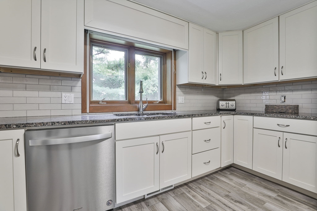 5 Tsienneto Road, Unit 32 Derry, NH 03038 - Photo 20 of 32