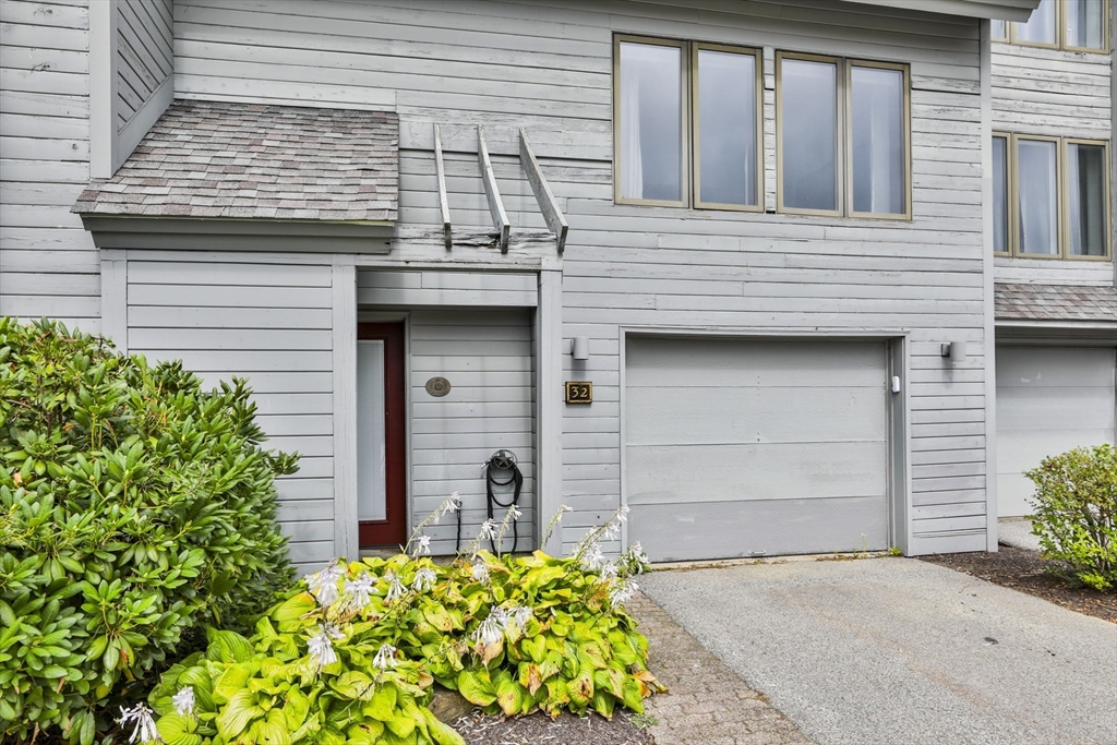 5 Tsienneto Road, Unit 32 Derry, NH 03038 - Photo 2 of 32